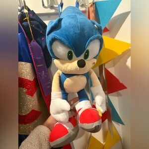 NWT Sonic the Hedgehog Plush Toy/Bsckpack with Zippered Compartment